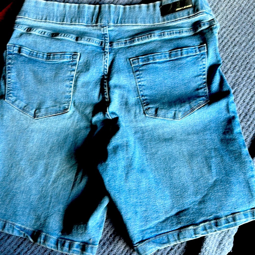 DKNY women’s shorts